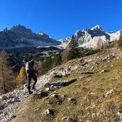 Gestärkt hüpfen wir die letzten Höhenmeter empor,..