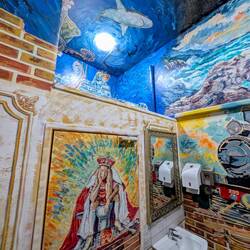 Und im Hintergrund klassische Musik