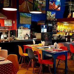 ... & fine interior decorations...