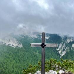 Auch der Schallerkogel ist großteils verhüllt, lässt..