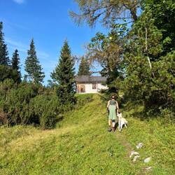 Wir erreichen letztlich dich die Vordere Spitzalm,..