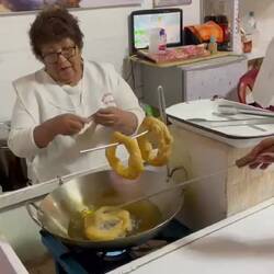 Ja estem en falles! Qué ricos buñuelos!