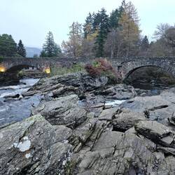 Arrivés au Falls of Dochart avec son pont pluriséculaire.