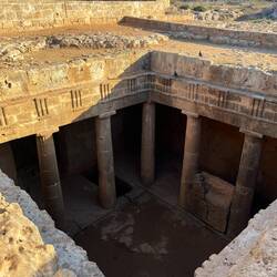 ..zwar in kleinster weise damit aus, dennoch.,