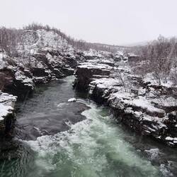 Fluss, entlang dessen man wandern kann
