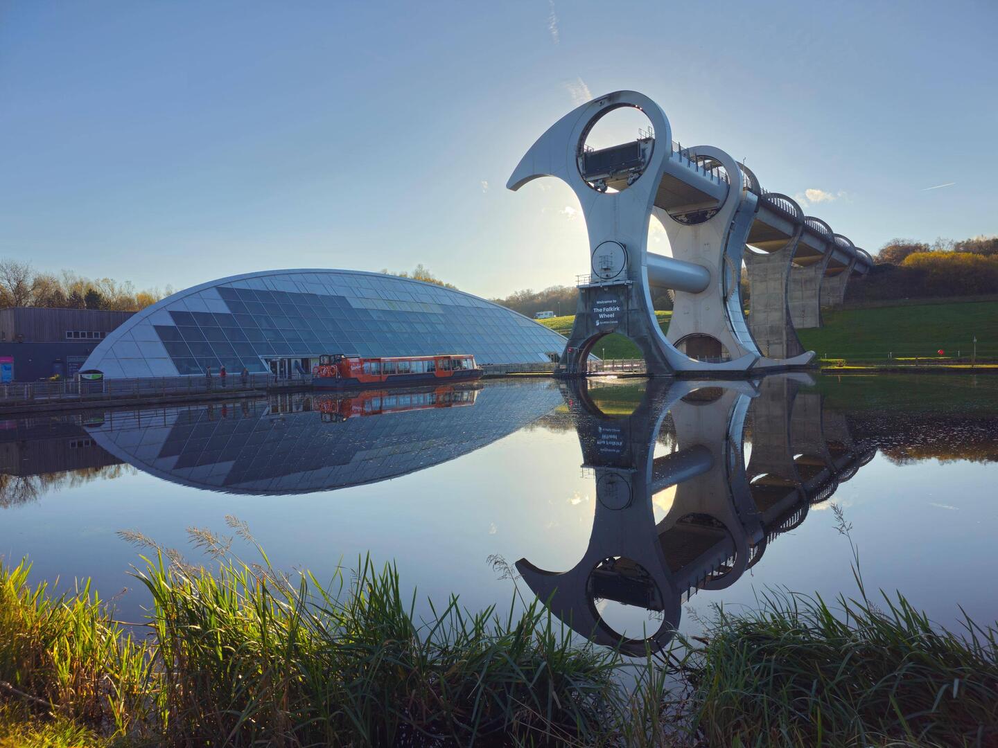 Impressionnant ascenseur circulaire à bateau, remplaçant X écluses.