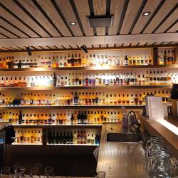 The Whisky expérience... 500 références... écossaises uniquement !