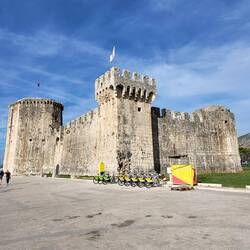 Kamerlengo Castle