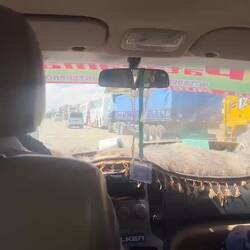 Endlose Schlangen vor Tankstellen