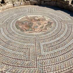 .. sich mythologische Figuren und Erzählungen wiederfinden.