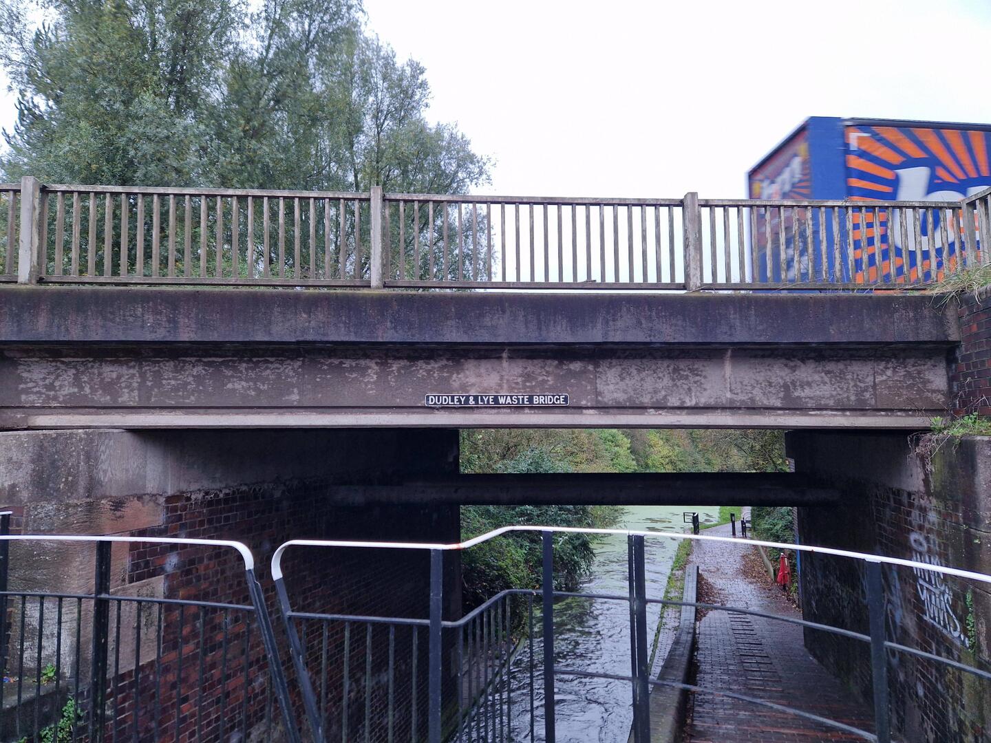 Dudley Lye Waste Bridge. Not the most attractive of bridge names, or bridges come to that! 🙄