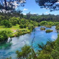 Auf dem Weg zu den Huka Wasserfällen
