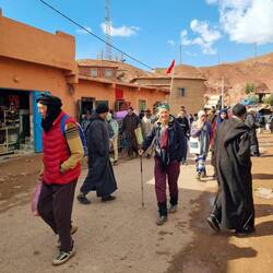 Wir folgen Ibrahim durch den samstäglichen Souk ...