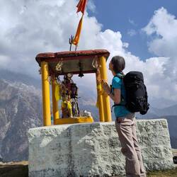 Lord Shiva wacht über die Berge und ihm zu Ehren befinden sich häufig kleine und größere Schreine