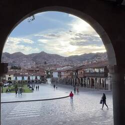 Die Stadt fügt sich wunderschön in das Landschaftsbild ein