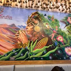 Eine schöne Wandmalerei im Restaurant