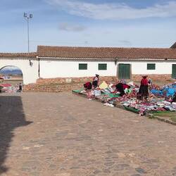 Früh morgens geht's zum ersten Stopp