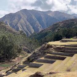 Complejo Arqueologico Chinchero: Terrassen wie mit dem Lineal gezogen