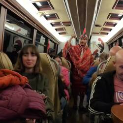 Im Zug nach Aguas Calientes tritt ein echter Inka-Prinz auf