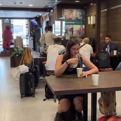 Wir warten, bis unser Bus/Van in Cusco losfährt