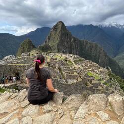 Tanjas pinkes Haarband aus dem geliebten Bolivien ist auch dabei