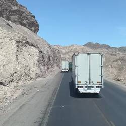 Jep, in Peru fährt man auf der rechten Straßenseite