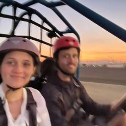 Nach Sonnenuntergang schaffen wir es tatsächlich zurück nach Paracas