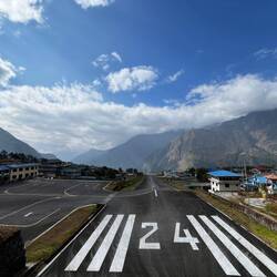 Start- und Landebahn in Lukla