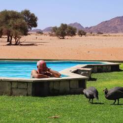 "Ihr seid ur-schiach." (sagte er)