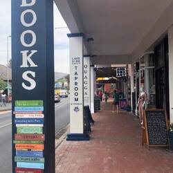 Einkaufsmeile in Kalk-Bay