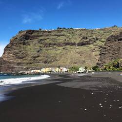 Vorne Playa los Tarajales, Hintergrund Playa Tazacorte.