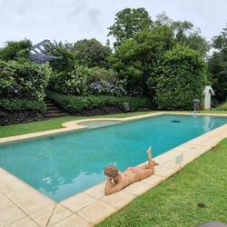 wäre ein schöner Pool mit Badenixe gewesen.... 😉