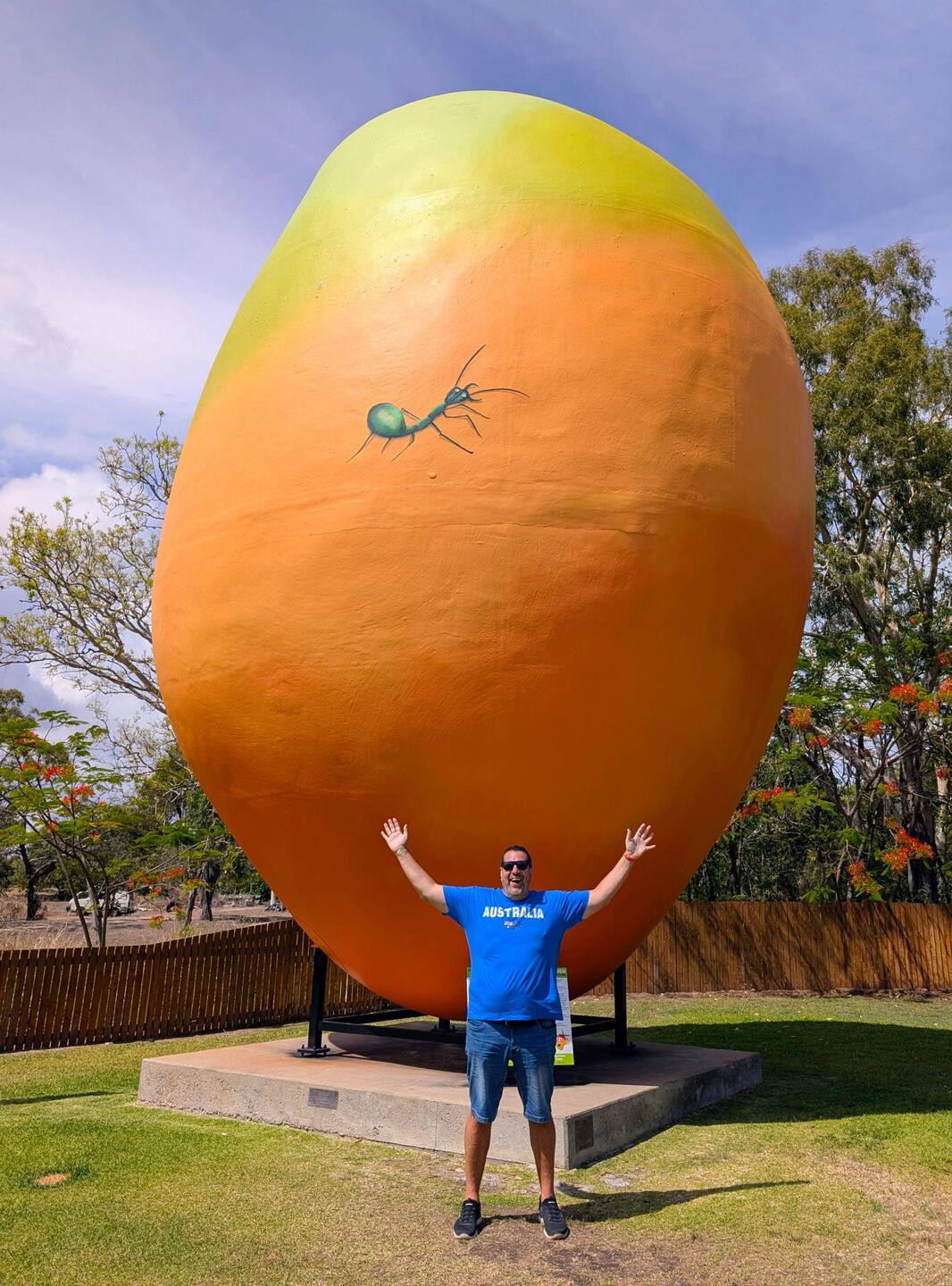 Biiiig Mango....biiiig Mike 😉😁