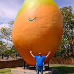 Biiiig Mango....biiiig Mike 😉😁