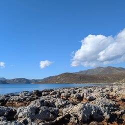 Wandern über schroffe Felsen & durch stacheliges Gestrüpp
