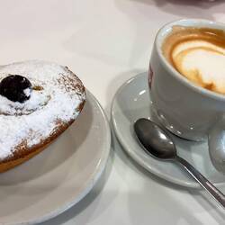 Café Americano und noch ein leckeres Pasticciotto 😍