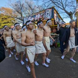 ... Qui arrivent au pas de course