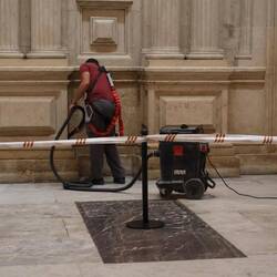 Auch die Moschee muss geputzt werden