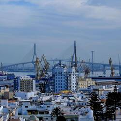Über dies 3km Brücke sind wir nach Cadiz gekommen