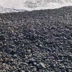 It's kinda hard to tell but the sound of the water receding is just so 🤤