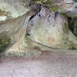 Cave with protected Aboriginal art of the Ngaro people