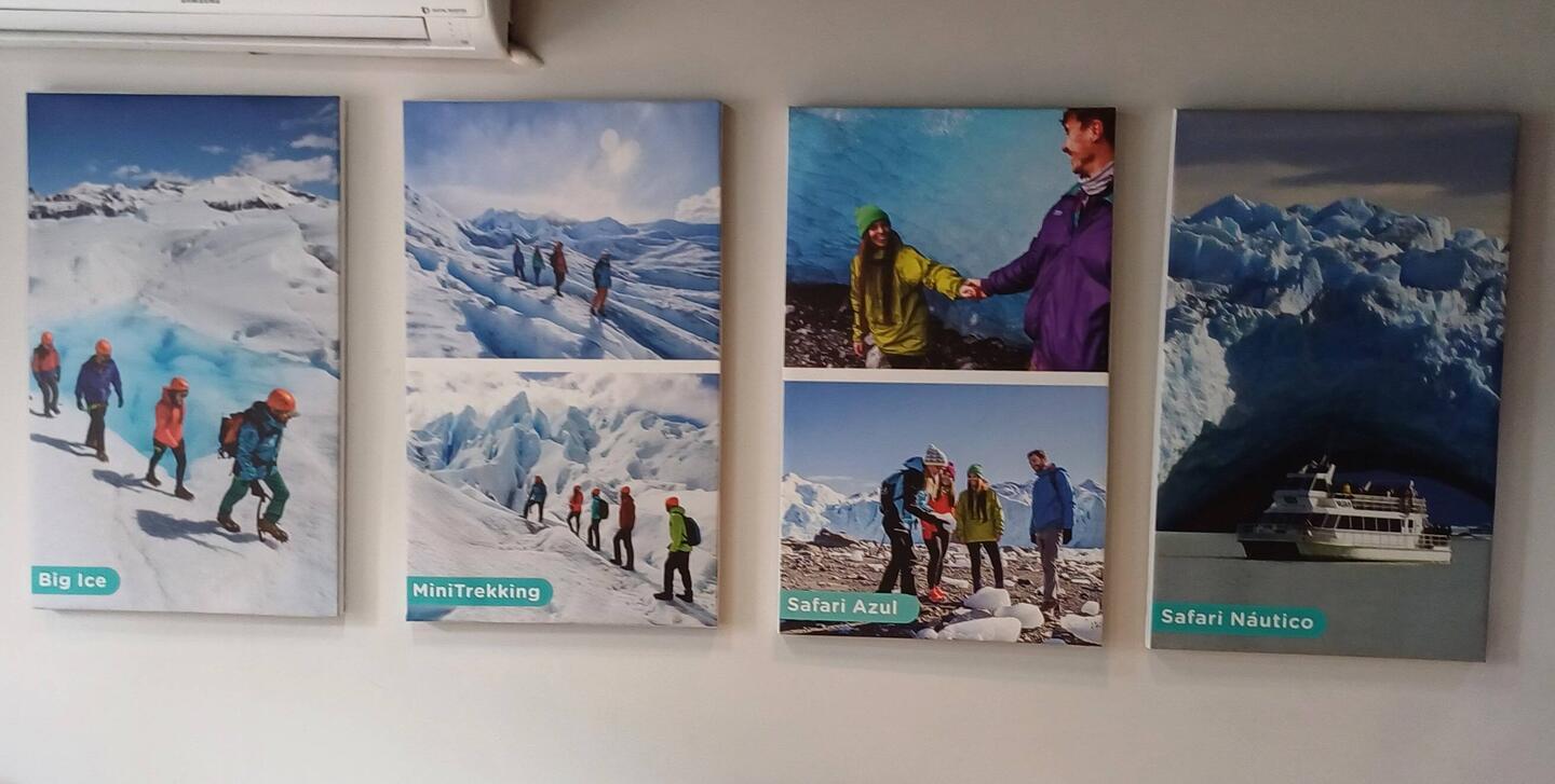 Im Reisebüro beim Buchen der Bootsfahrt zum Gletscher