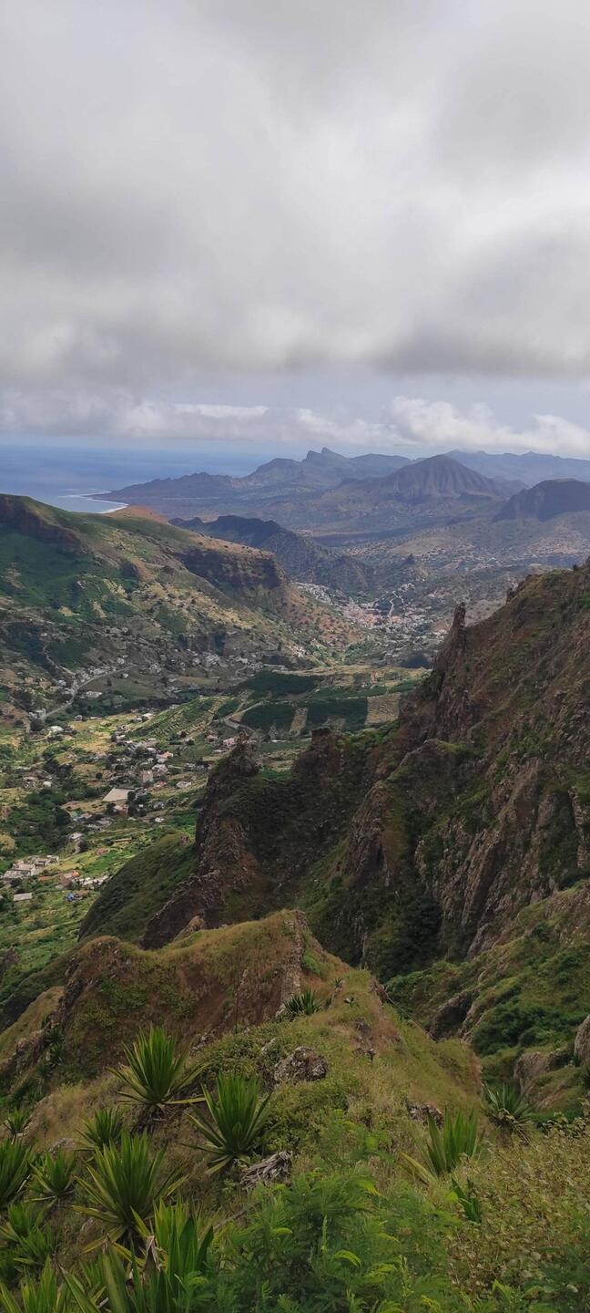 Blick zur Inselhauptstadt Ribeira Brava, 8.000 EW