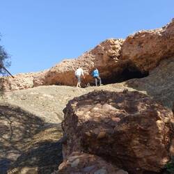 Denn dort ist eine Höhle - Marrara auf Arabisch
