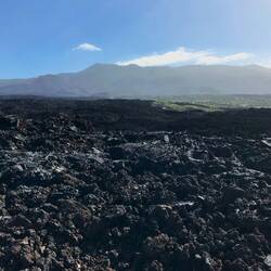 Das Lavafeld hier ca. 3 km breit.