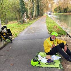 Only dry spot, under the bridge 😊