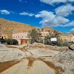 Talaufwärts war in der Nacht nach starkem Regen die Strasse während zwei Stunden blockiert!