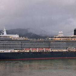 Watching the Queen Elizabeth dock from our room