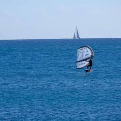 Der 'Deutsche': war sehr fleißig, fiel aber bei jeder Halse ins Wasser. Gelegenheitssurfer