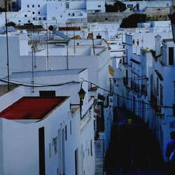 Steile Straße in Vejer